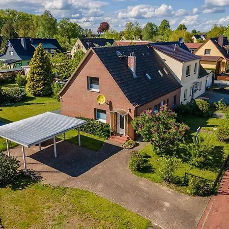 Dom wakacyjny Ferienhaus-hus-stine-an-der-mueritz